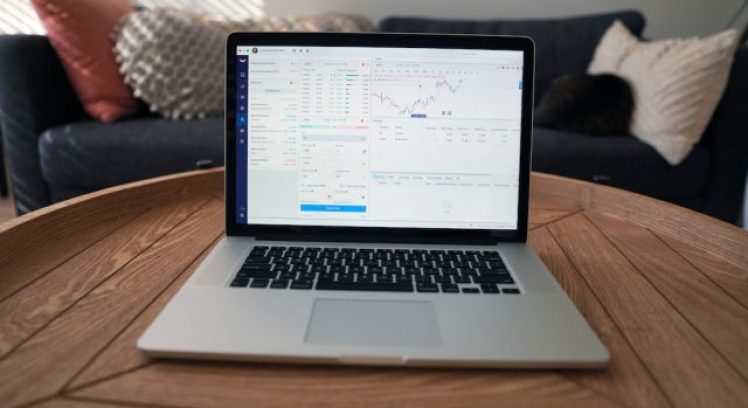 how-much-do-forex-traders-make-a-year-640x427